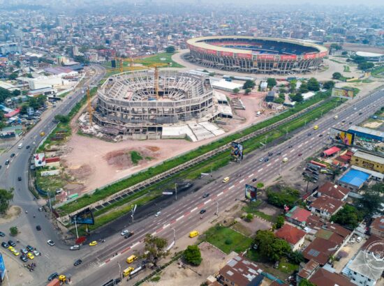 Le Ministre Doudou Fwamba Likunde , a effectué une visite d&rsquo;inspection pour constater la reprise des travaux de Kinshasa Arena après une longue période d&rsquo;arrêt.